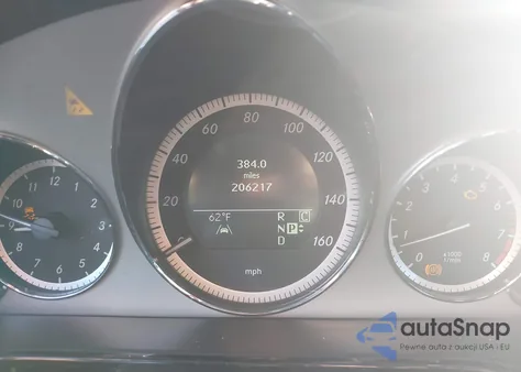 2010 Mercedes-Benz E 550 из США, поврежденный, VIN WDDHF7CB8AA153850